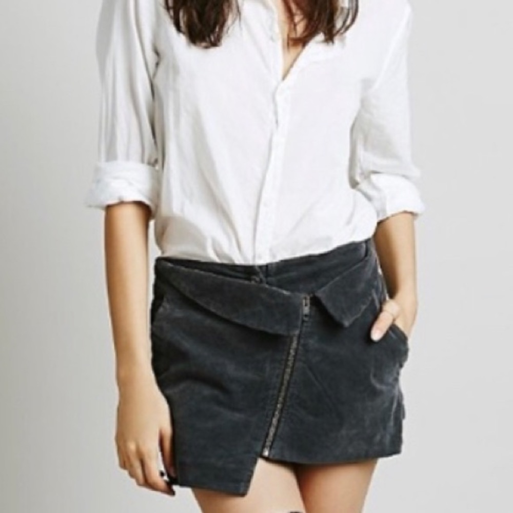 FREE PEOPLE Tambourine corduroy skort in grey, zip front with pockets